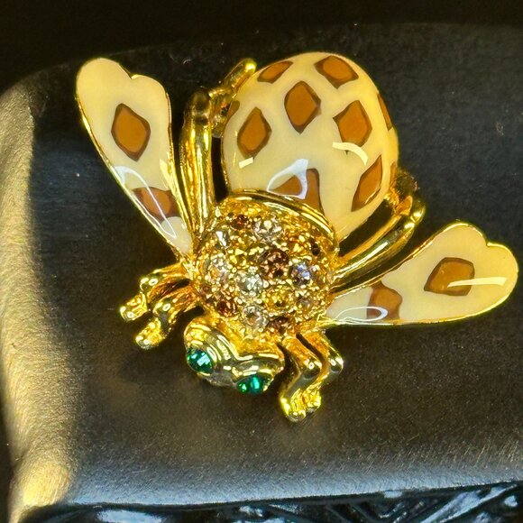 JOAN RIVERS JOAN OF THE JUNGLE BEE ENAMEL RHINESTONE BROOCH PIN SIGNED - Picture 1 of 3